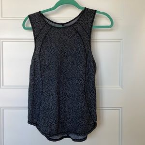 Lululemon tank size 6